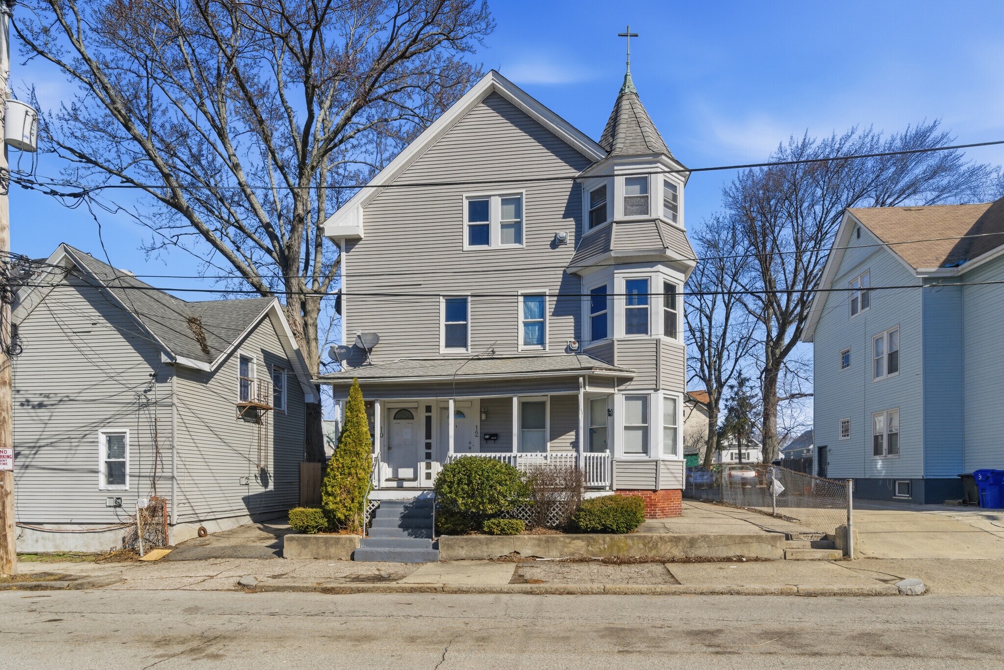 10 Clark Ave, Pawtucket, RI à vendre Photo principale– Image 1 sur 15