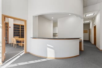 600-612 S 227th St, Des Moines, WA à louer Hall d’entrée– Image 1 sur 13