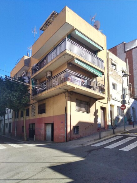 Immeuble residentiel dans Badalona, Barcelona à vendre - Photo de l’immeuble – Image 1 sur 1