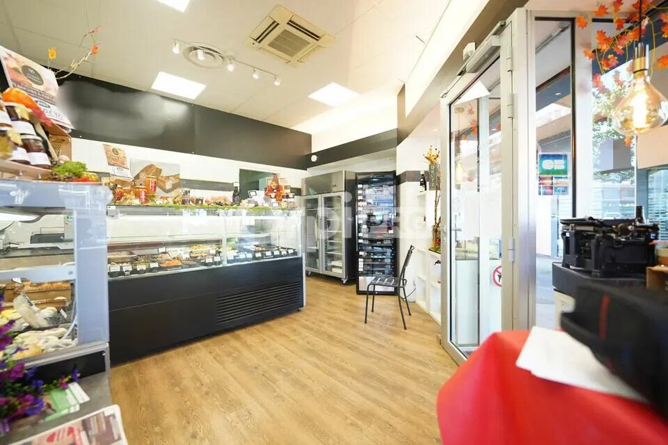 Local commercial dans Sainte-Foy-lès-Lyon à vendre Photo intérieure– Image 1 sur 6