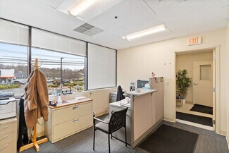 Plus de détails pour 629 Centre St, Brockton, MA - Bureau à louer