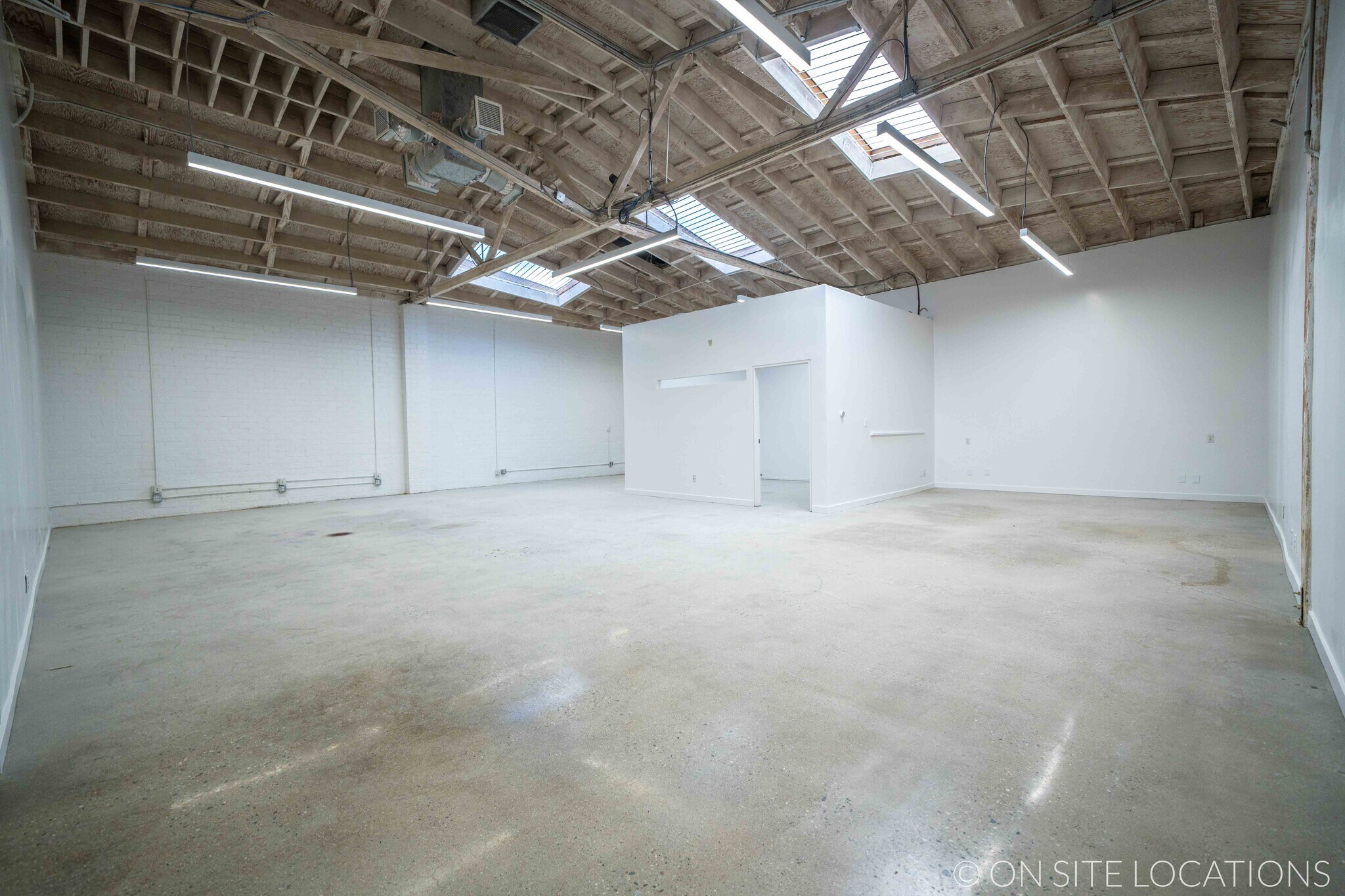 9520 W Jefferson Blvd, Culver City, CA à louer Photo intérieure– Image 1 sur 23