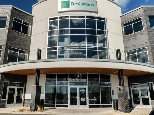 145 Rue De Sherbrooke, Cowansville, QC à louer - Photo principale – Image 1 sur 19