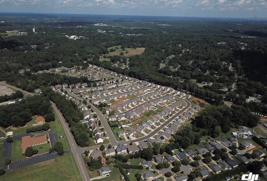 Perfection Ave, Belmont, NC à vendre - Photo du quartier – Image 3 sur 3
