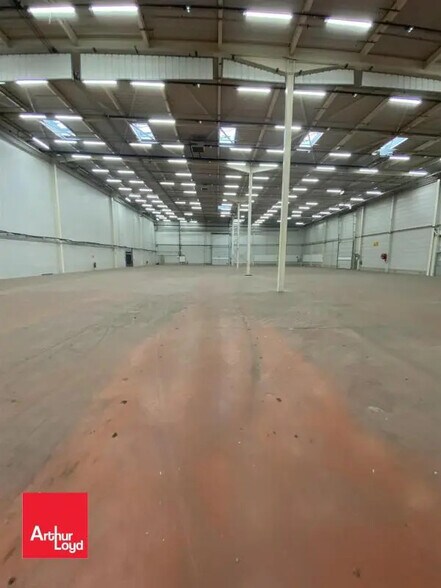 Local d’activités dans Chartres à louer - Photo de l’immeuble – Image 3 sur 5