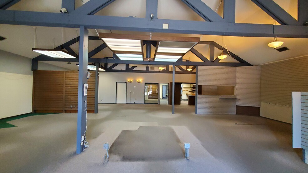 1123 E Sherman Ave, Coeur d'Alene, ID à louer - Photo de l’immeuble – Image 2 sur 21