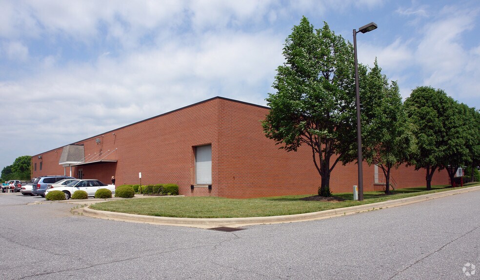 1100 11th Ave Blvd SE, Hickory, NC à vendre - Photo de l’immeuble – Image 2 sur 8