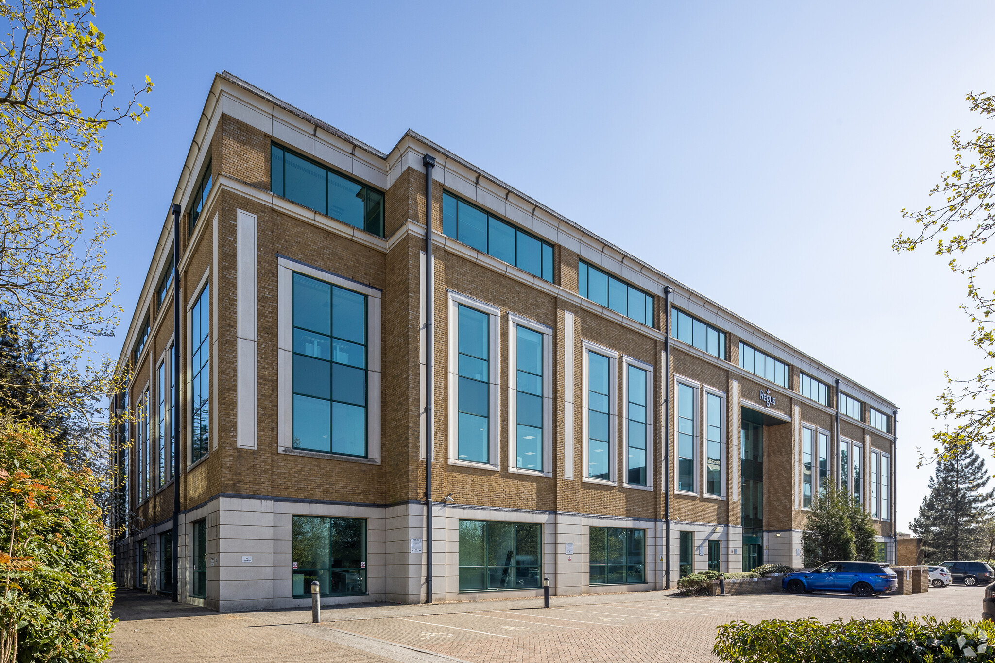 2 Arlington Sq, Bracknell à louer Photo principale– Image 1 sur 6