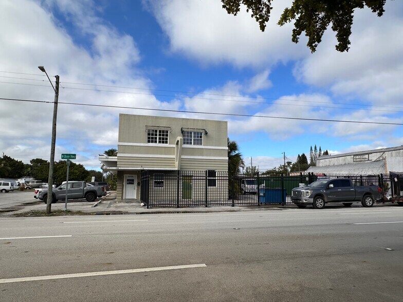 2000 N Dixie Hwy, Hollywood, FL à louer - Photo de l’immeuble – Image 1 sur 22