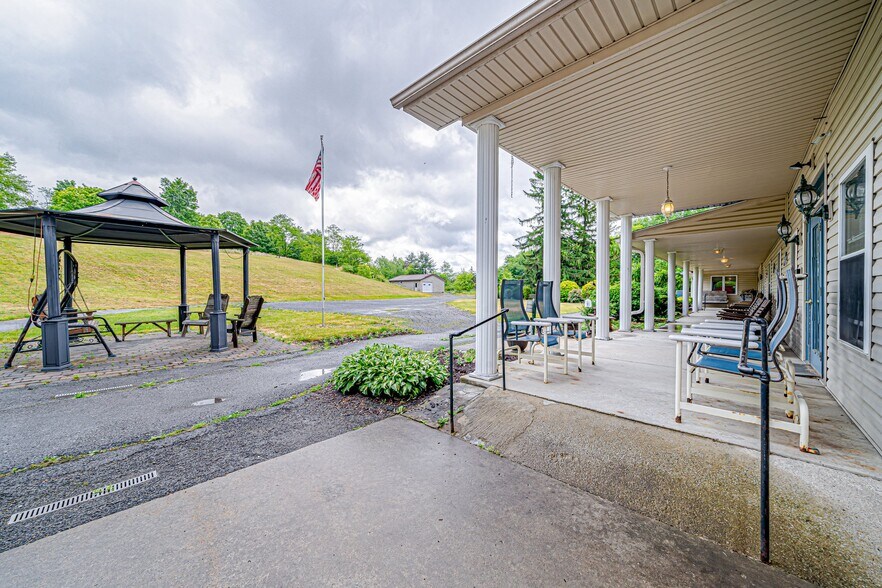 170 Phillips St, Jerome, PA à vendre - Photo de l’immeuble – Image 2 sur 15