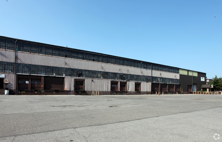 1564 Firestone Pky, Akron, OH à louer - Photo de l’immeuble – Image 2 sur 6