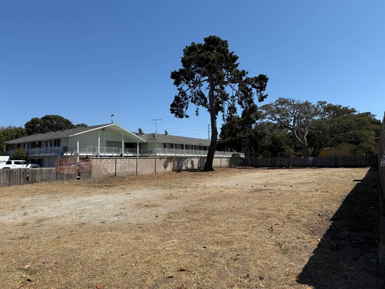 2122 Fremont St, Monterey, CA à vendre - Photo de l’immeuble – Image 3 sur 4