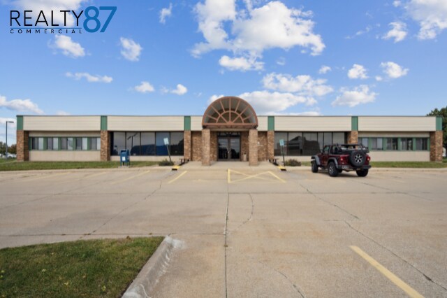 1241 Park Pl NE, Cedar Rapids, IA à louer Photo de l’immeuble– Image 1 sur 24