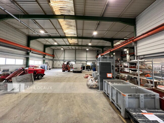 Plus de détails pour Local d'activités à louer