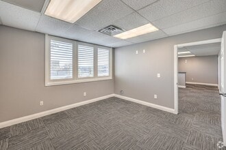 5965 Harrison Dr, Las Vegas, NV à louer Photo intérieure– Image 1 sur 28