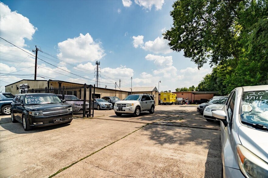 12969 W Hardy Rd, Houston, TX à vendre - Photo de l’immeuble – Image 3 sur 47