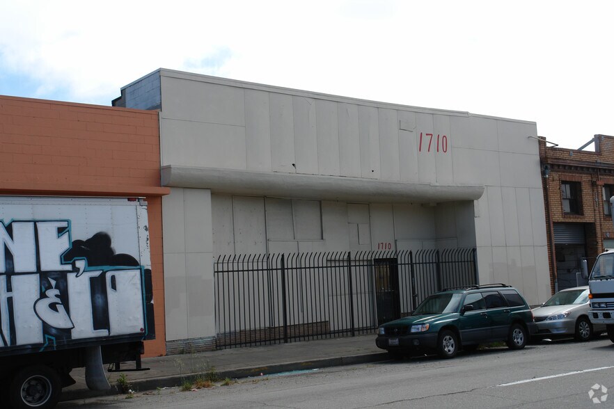 1710 E 12th St, Oakland, CA à louer - Photo de l’immeuble – Image 2 sur 16