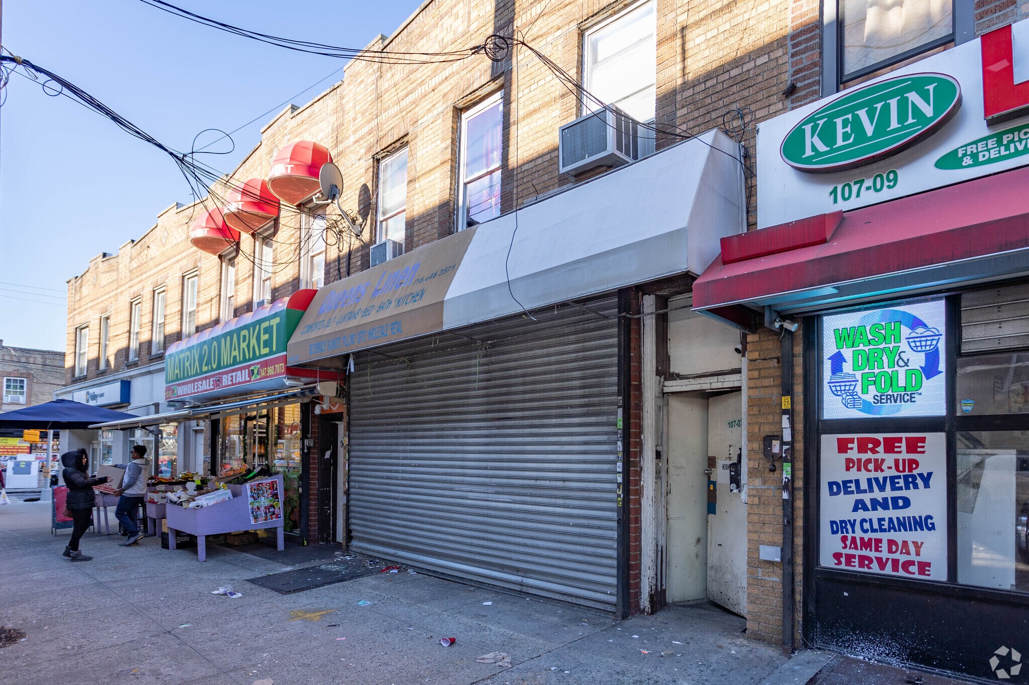 10707 Liberty Ave, Ozone Park, NY à louer Photo de l’immeuble– Image 1 sur 6