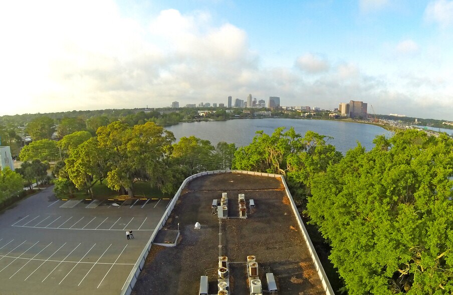 221 NE Ivanhoe Blvd, Orlando, FL à louer - Photo de l’immeuble – Image 2 sur 28