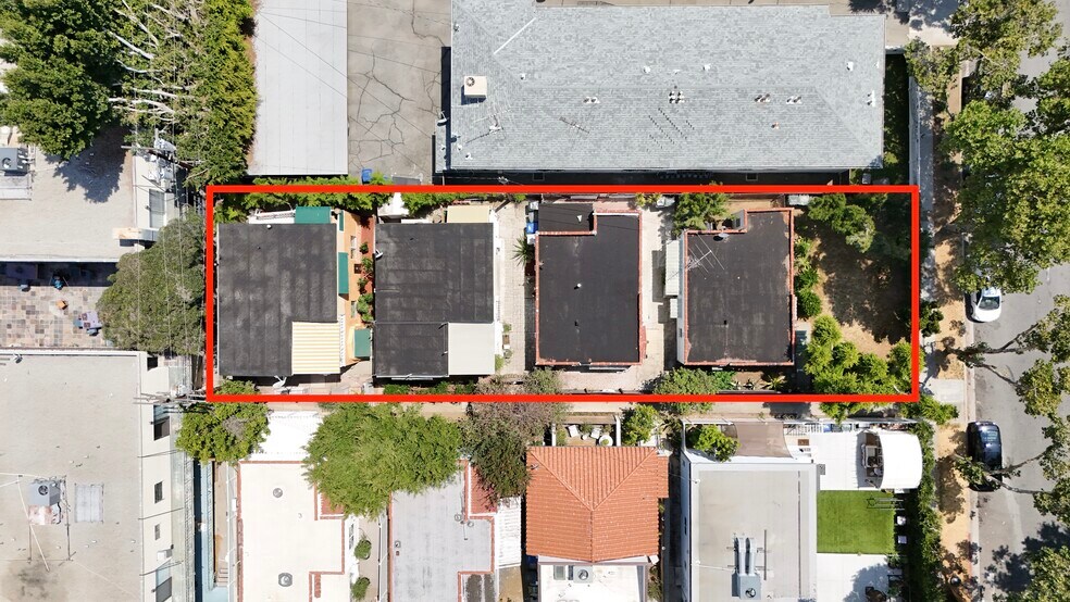 1028 N Hayworth Ave, West Hollywood, CA à vendre - Photo de l’immeuble – Image 2 sur 34