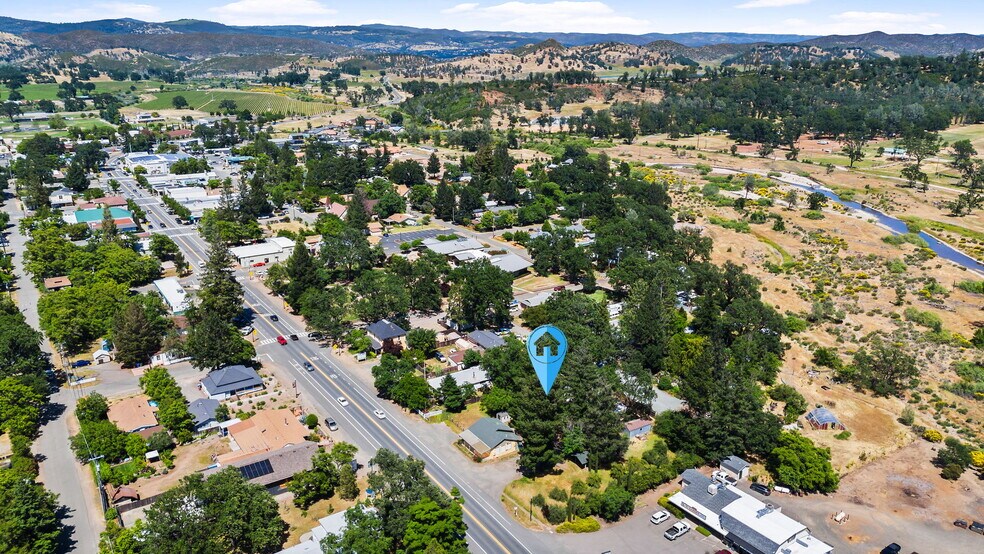 21298 Calistoga rd, Middletown, CA à vendre - Photo de l’immeuble – Image 2 sur 41