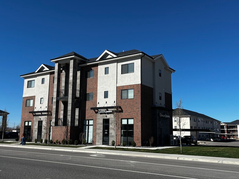560 S Main St, Springville, UT à vendre - Photo de l’immeuble – Image 1 sur 24