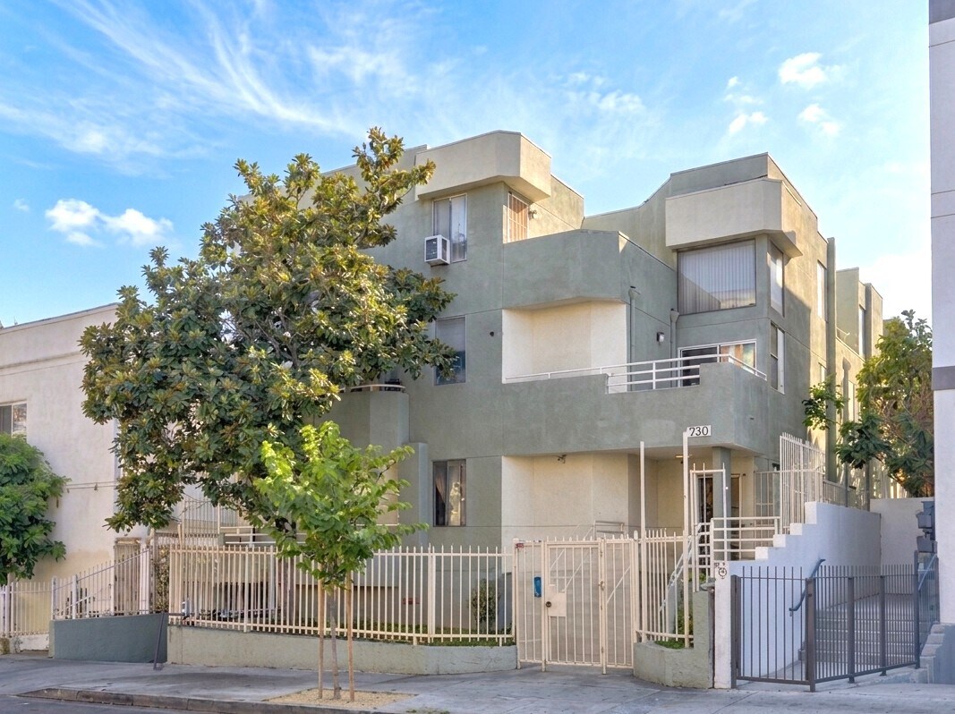 730 S Westlake Ave, Los Angeles, CA à vendre Photo de l’immeuble– Image 1 sur 3