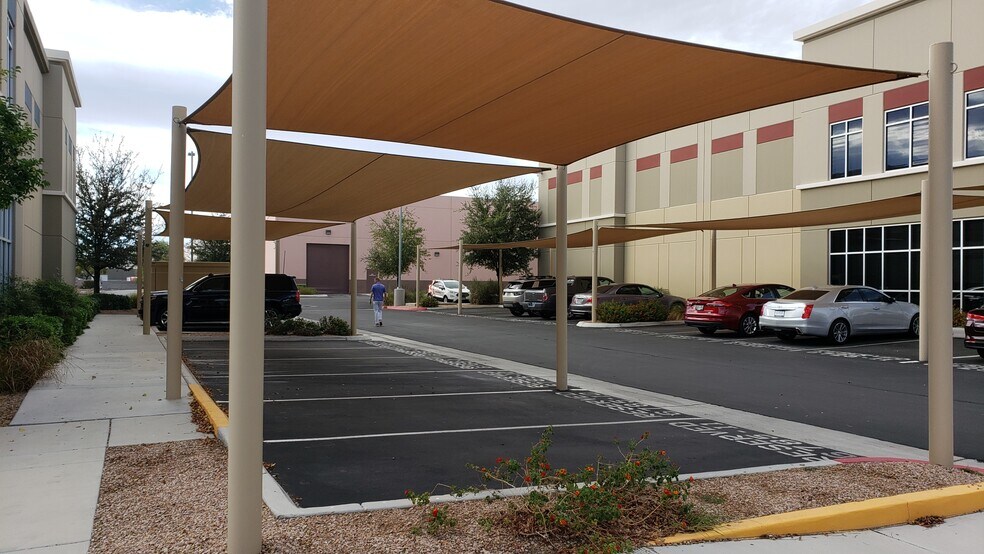 6765 Eastern Ave, Las Vegas, NV à louer - Photo de l’immeuble – Image 2 sur 3
