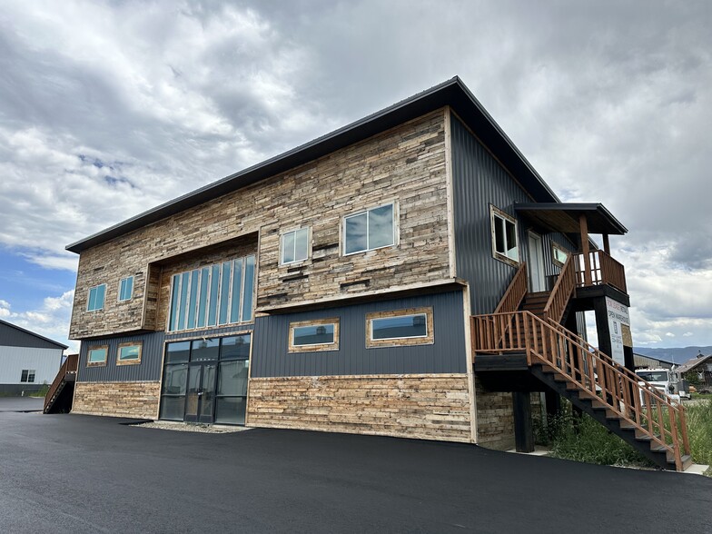 77260 Gallatin Rd, Bozeman, MT à louer - Photo de l’immeuble – Image 2 sur 9