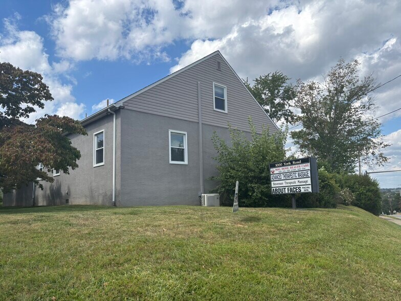 1000 N York Rd, Willow Grove, PA à louer - Photo de l’immeuble – Image 2 sur 9