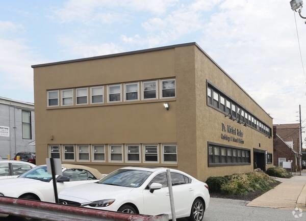 100 Veterans Blvd, Massapequa, NY à louer - Photo de l’immeuble – Image 3 sur 7