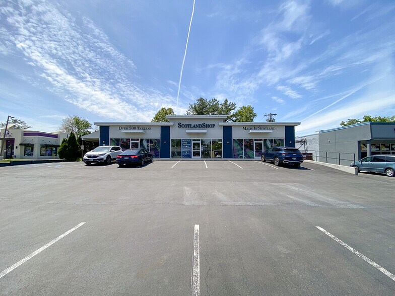 678 New Loudon Rd, Latham, NY à louer - Photo de l’immeuble – Image 2 sur 3