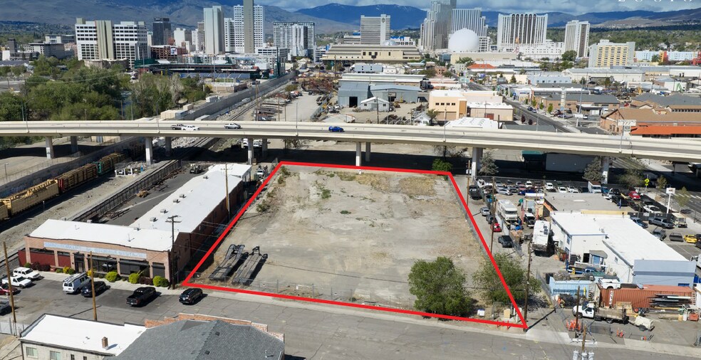 802 E 4th St, Reno, NV à louer - Photo principale – Image 1 sur 4