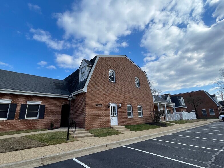 11325 Pembrooke Sq, Waldorf, MD à vendre - Photo de l’immeuble – Image 2 sur 4