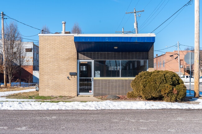 Plus de détails pour 515 N Monroe St, Litchfield, IL - Bureau aux enchères