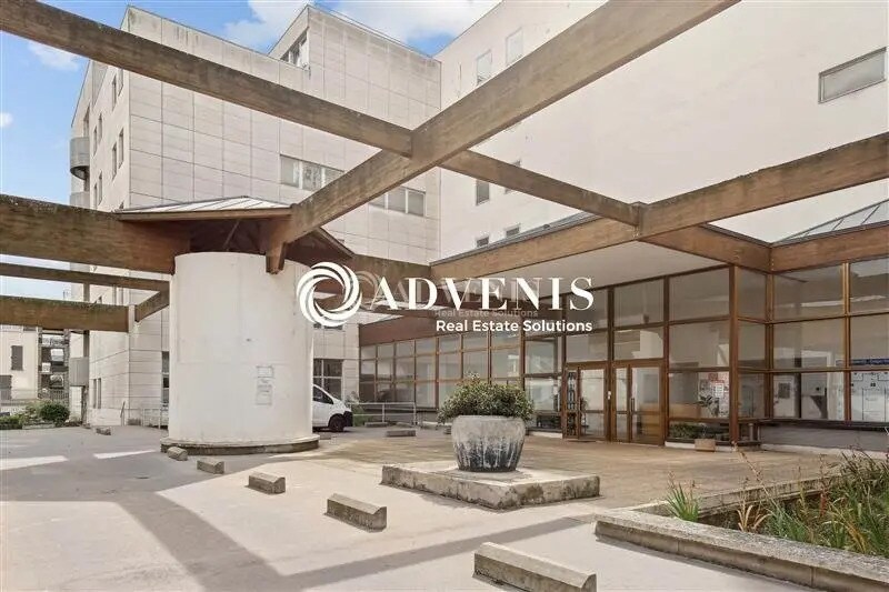 Bureau dans Garges-lès-Gonesse à louer - Hall d’entrée – Image 3 sur 3