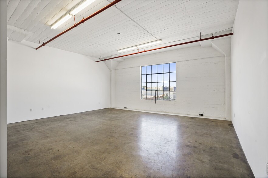 1340 E 6th St, Los Angeles, CA à louer - Photo intérieure – Image 3 sur 16