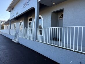 2421 Shreve St, Punta Gorda, FL à louer Photo de l’immeuble– Image 1 sur 2