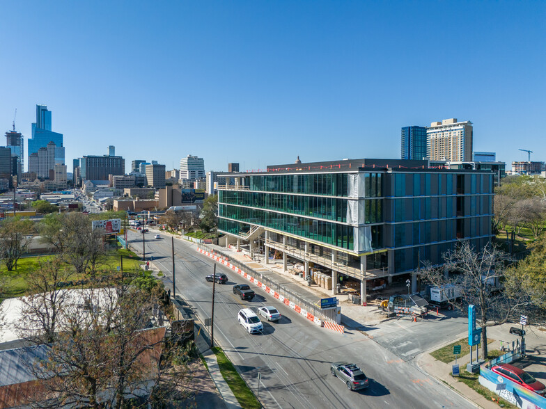 924 E 7th St, Austin, TX à louer - Photo de l’immeuble – Image 1 sur 8