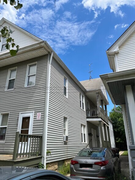 3715 E 61st St, Cleveland, OH à vendre - Photo de l’immeuble – Image 2 sur 6
