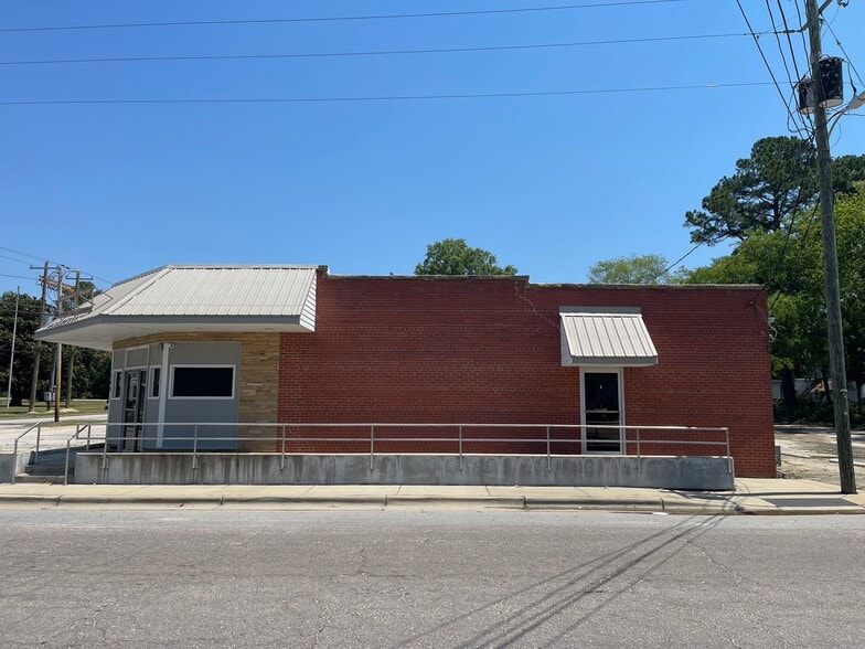 200 N Ellis Ave, Dunn, NC à vendre - Photo de l’immeuble – Image 2 sur 4