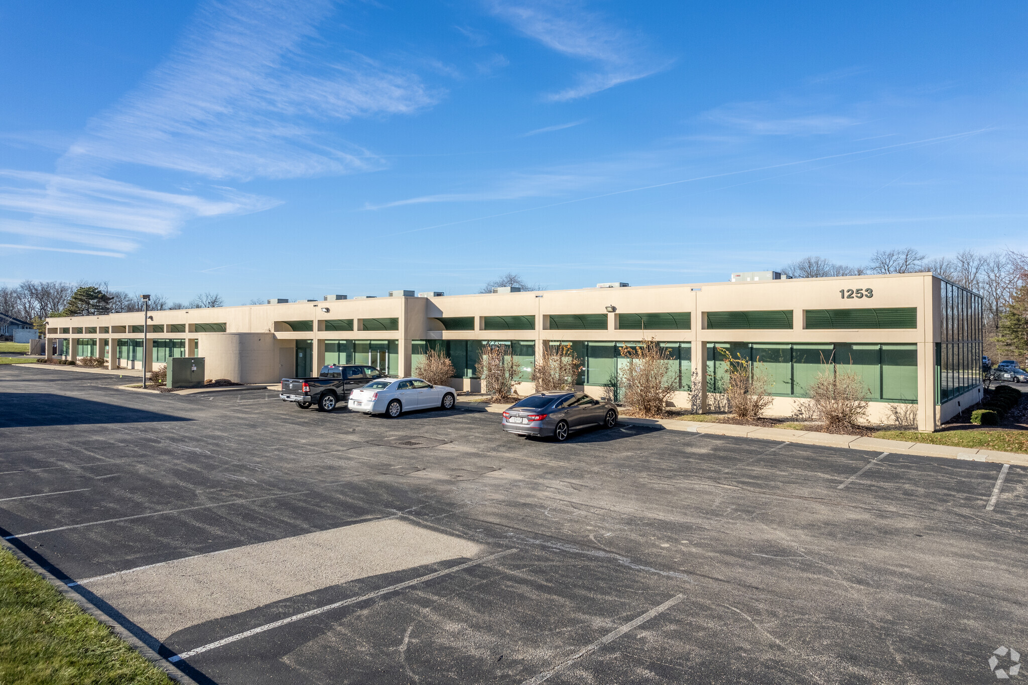 1253 Kemper Meadow Dr, Cincinnati, OH à vendre Photo principale– Image 1 sur 5