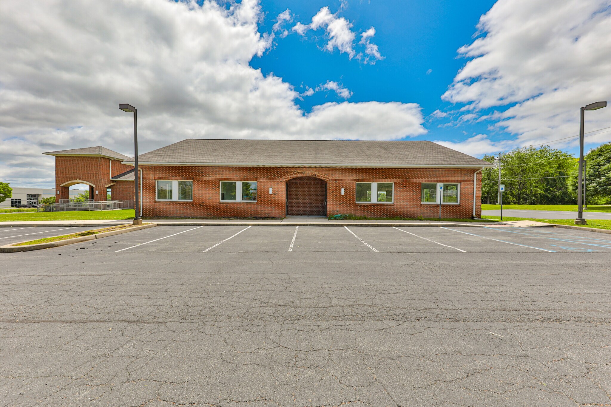 4350 Independence Dr, Schnecksville, PA à louer Photo de l’immeuble– Image 1 sur 23