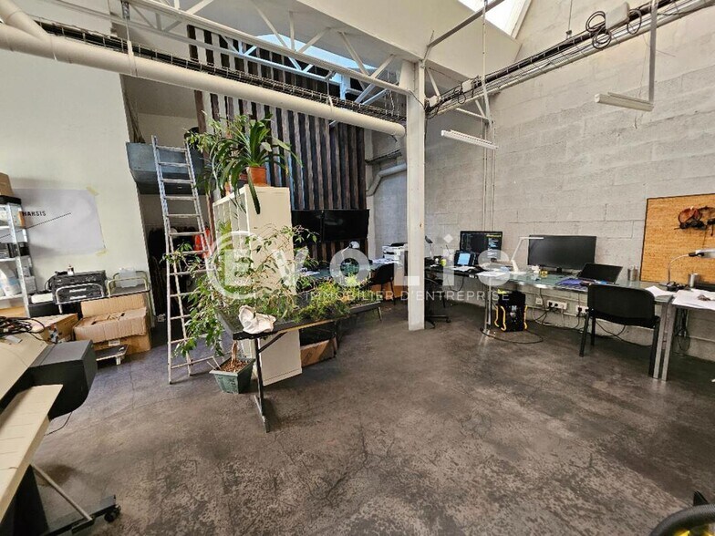 Bureau dans Cachan à louer - Photo de l’immeuble – Image 2 sur 18