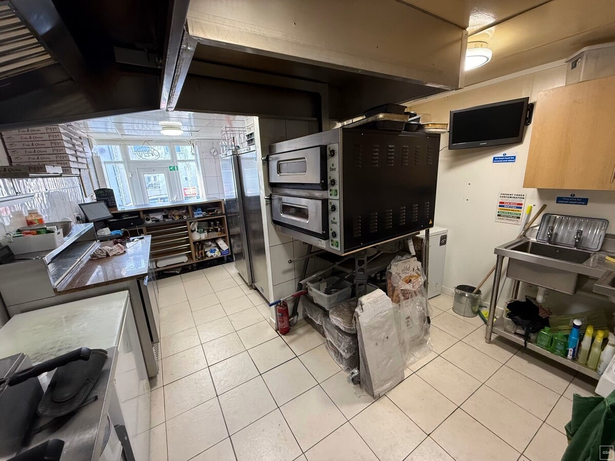 99-101 High St, Durham, DUR DH1 1BQ - Lot 99a - - Photo intérieure - Image 2 of 8