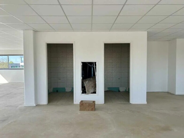 Bureau dans Mont-Saint-Aignan à louer - Photo de l’immeuble – Image 3 sur 13
