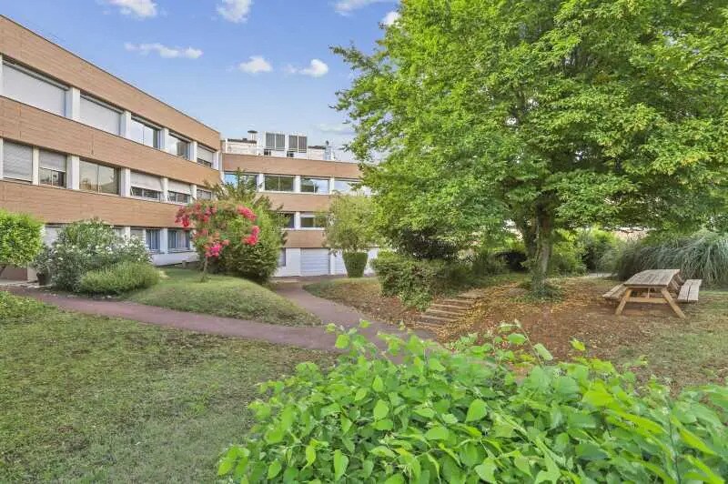 Bureau dans Tassin-la-Demi-Lune à vendre - Photo de l’immeuble – Image 3 sur 14