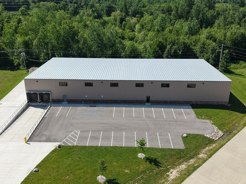 4646 Arden Dr, Fort Wayne, IN à louer - Photo de l’immeuble – Image 3 sur 11