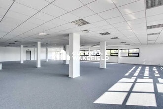 Bureau dans Saint-Priest à louer Photo intérieure– Image 2 sur 4