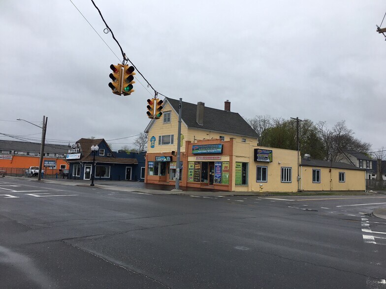 427 E Main St, Patchogue, NY à vendre - Photo de l’immeuble – Image 2 sur 6